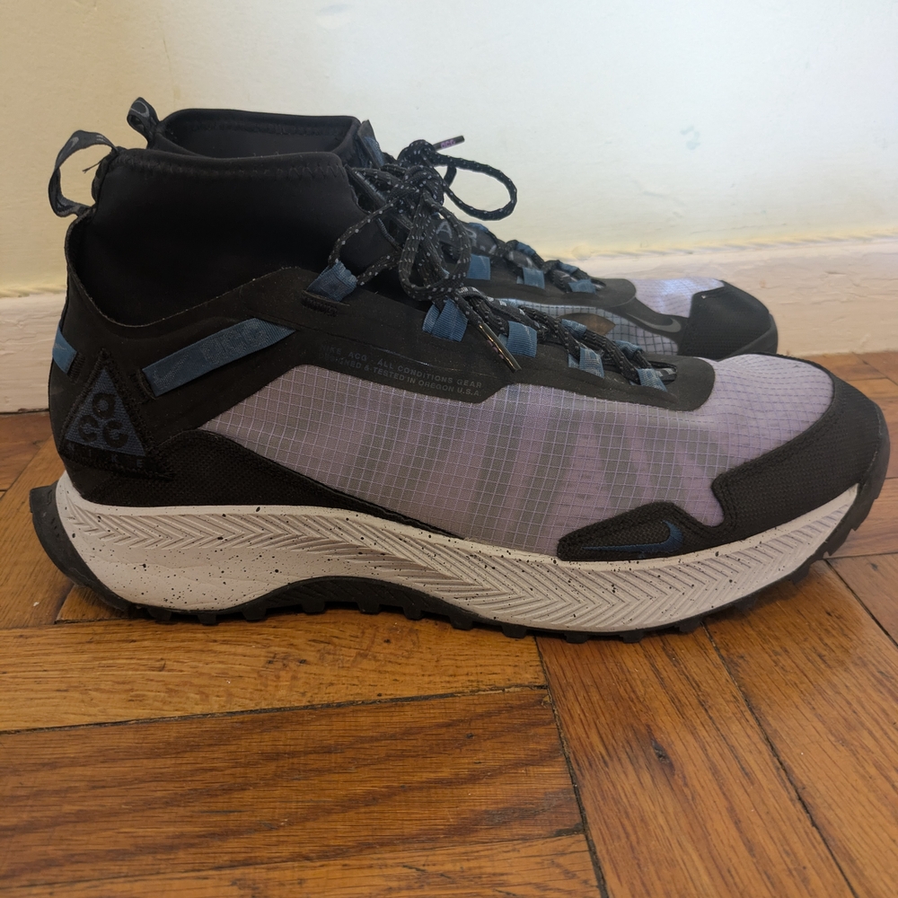 Nike ACG Black and Blue Trail Sneakers